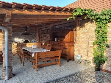 Vina�sk� dv�r Turna - chalupa Nov� Ml�ny - P�lava