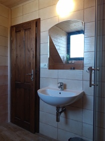 Chalupa baz�n a vinn� sklep - Nov� Ml�ny - P�lava