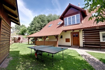 Rouben� chalupa s baz�nem - �esk� r�j