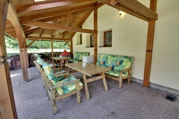 Rouben� chalupa s baz�nem - �esk� r�j