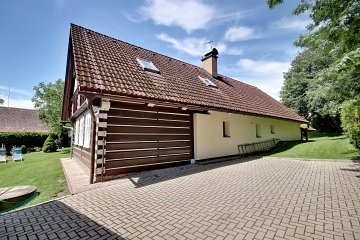 Rouben� chalupa s baz�nem - �esk� r�j