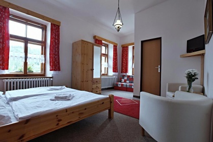Hotel Pošta - náměstí Černý Důl - Krkonoše