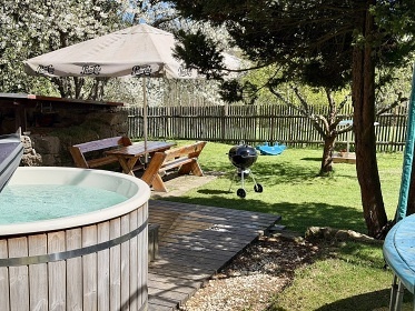 Chata s koupac�m sudem - Kru�n� hory - Merkl�n