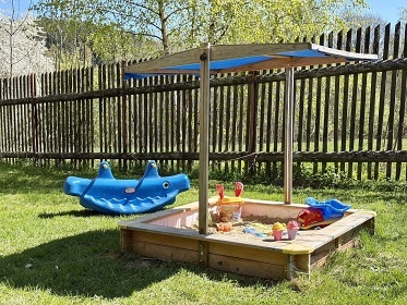 Chata s koupac�m sudem - Kru�n� hory - Merkl�n