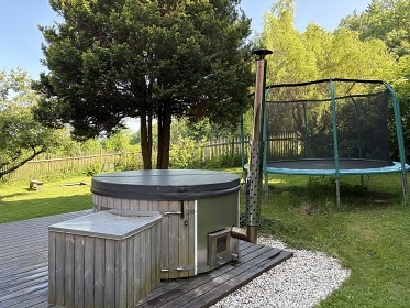 Chata s koupac�m sudem - Kru�n� hory - Merkl�n