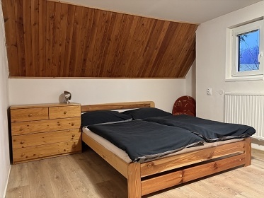 Chata s koupac�m sudem - Kru�n� hory - Merkl�n