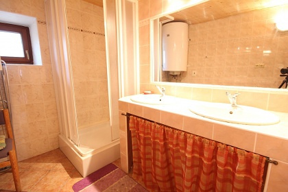 Chalupa s baznem v Jesenkch - Kamenec