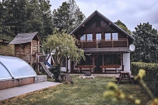 Chata TROJKA - SAUNA, BAZÉN, KOUPACÍ SUD