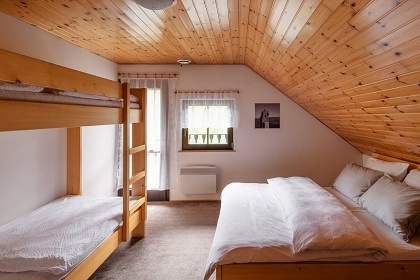 Chalupa s baz�nem - z�mek Kol�tejn - �er�k