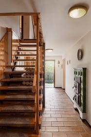 Chalupa s baz�nem - z�mek Kol�tejn - �er�k