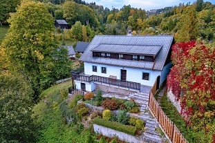 Nov� objekt: Chalupa s baz�nem - z�mek Kol�tejn - �er�k