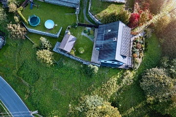 Chalupa s baz�nem - z�mek Kol�tejn - �er�k