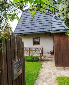 Chalupa s baznem - Karltejn - Vysoina