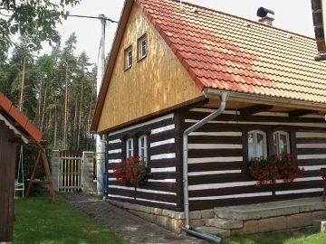 Chalupa s baz�nem - �ehrovsk� les - hrad Kost