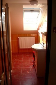 Chalupa s baz�nem - �ehrovsk� les - hrad Kost