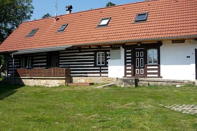 Chalupa s baznem - esk rj - hrad Kost