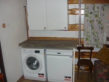 Chalupa s baz�nem - �ehrovsk� les - hrad Kost