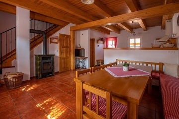 Chalupa s baz�nem - P�lavsk� vrchy - Nov� Ml�ny