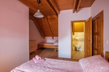 Chalupa s baz�nem - P�lavsk� vrchy - Nov� Ml�ny