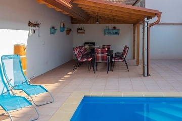 Chalupa s baz�nem - P�lavsk� vrchy - Nov� Ml�ny