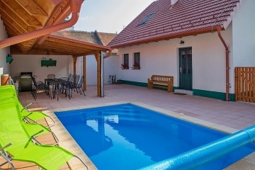 Chalupa s baz�nem - P�lava - p�ehrada Nov� Ml�ny