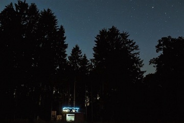 TINY HOUSE U RYBNÍKA - Glamping Kněžičky