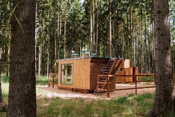 TINY HOUSE U RYBNÍKA - Glamping Kněžičky