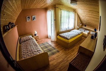 Chata s bazénem u řeky Lužnice - jižní Čechy
