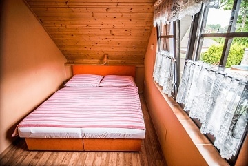 Chata s bazénem u řeky Lužnice - jižní Čechy