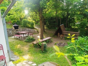 Chata u p�ehrady Vranov - hrad Corn�tejn a B�tov