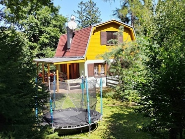 Chata u p�ehrady Vranov - hrad Corn�tejn a B�tov