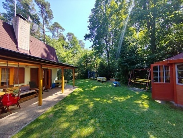 Chata u p�ehrady Vranov - hrad Corn�tejn a B�tov