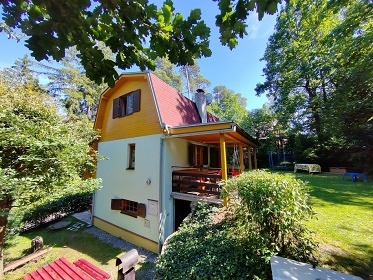Chata u přehrady Vranov - hrad Cornštejn a Bítov