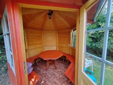 Chata u p�ehrady Vranov - hrad Corn�tejn a B�tov