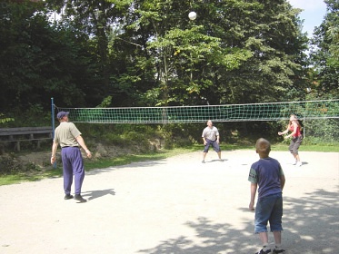 Chata u p�ehrady Vranov - hrad Corn�tejn a B�tov