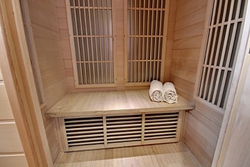 Wellness chalupa �esk� r�j - baz�n a hrad Pecka