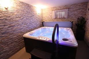 Chalupa �esk� r�j - wellness a baz�n - Novopacko