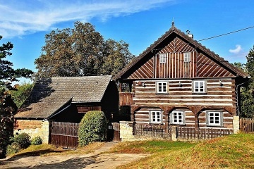 Roubenka bazén a hřiště - Máchovo jezero