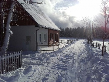 Chalupa u Kru�nohorsk� magistr�ly - Ple�ivec