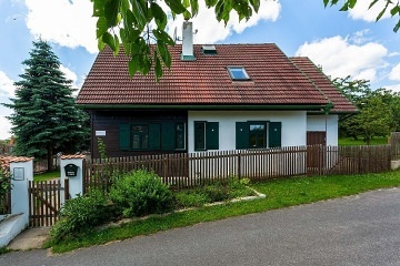 Komfortní chata s bazénem - CHKO České středohoří