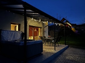 Chalupa s bazénem - Buková hora - Mlýnický dvůr