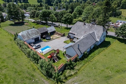 Chalupa s baz�nem - Bukov� hora - Ml�nick� dv�r