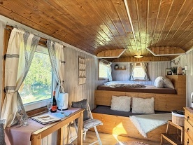 Glamping Blansk� les - Maringotka �esk� Krumlov