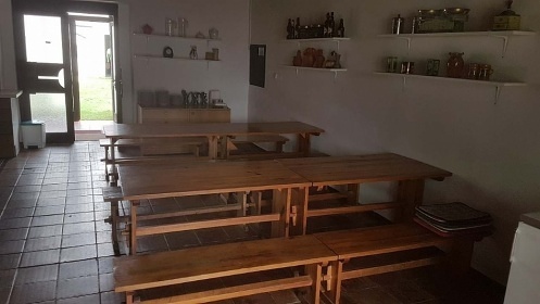 Chalupa s baznem - CHKO Tebosko - Mnek