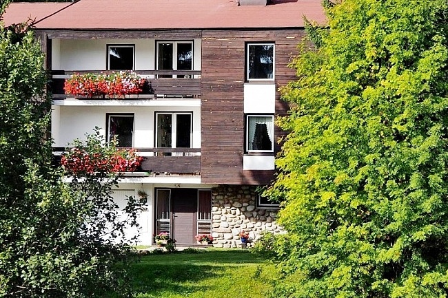 Rekrean dm se zahradou - Pec pod Snkou