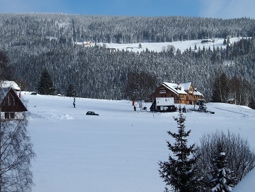 Rekrean dm se zahradou - Pec pod Snkou