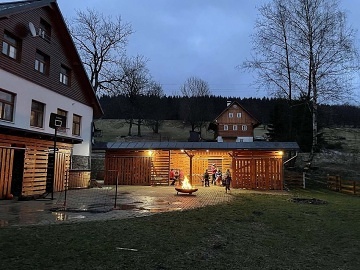 Rodinn� chalupa a koupac� sud - ���ky a De�tn�