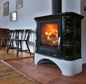 Chalupa s baz�nem - Lipensk� jezero - ji�n� �echy