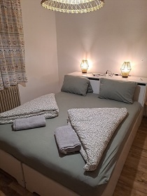 Chalupa s baz�nem - Lipensk� jezero - ji�n� �echy