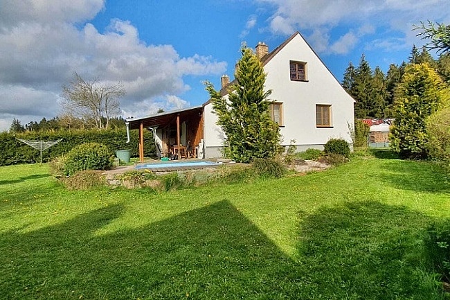 Chalupa s bazénem - Lipenské jezero - jižní Čechy